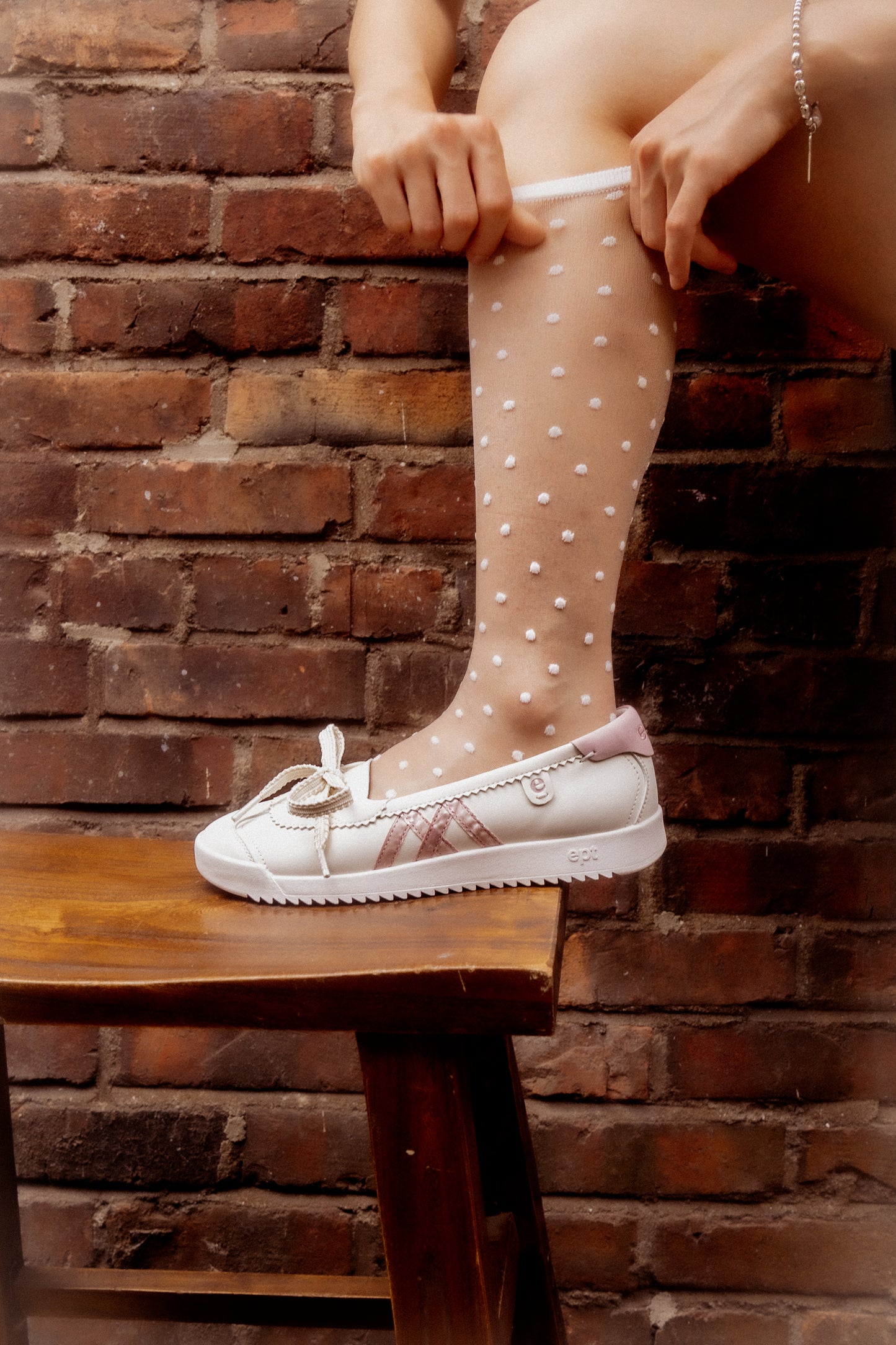 Bonita (Off White/Pink)
