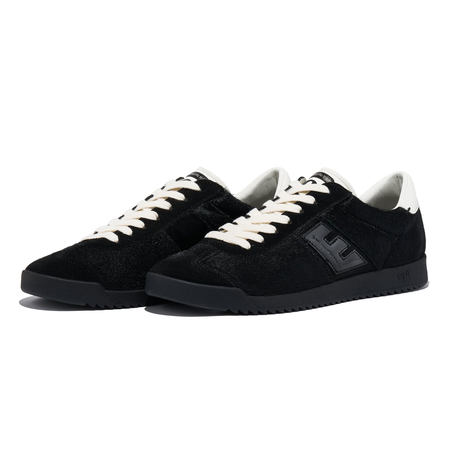 BONITO (black pony off white)